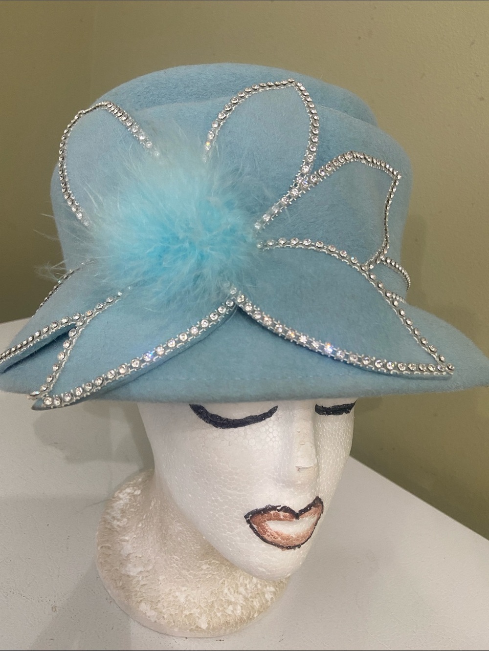 Pretty Dress Hat / Church Hat by Swan